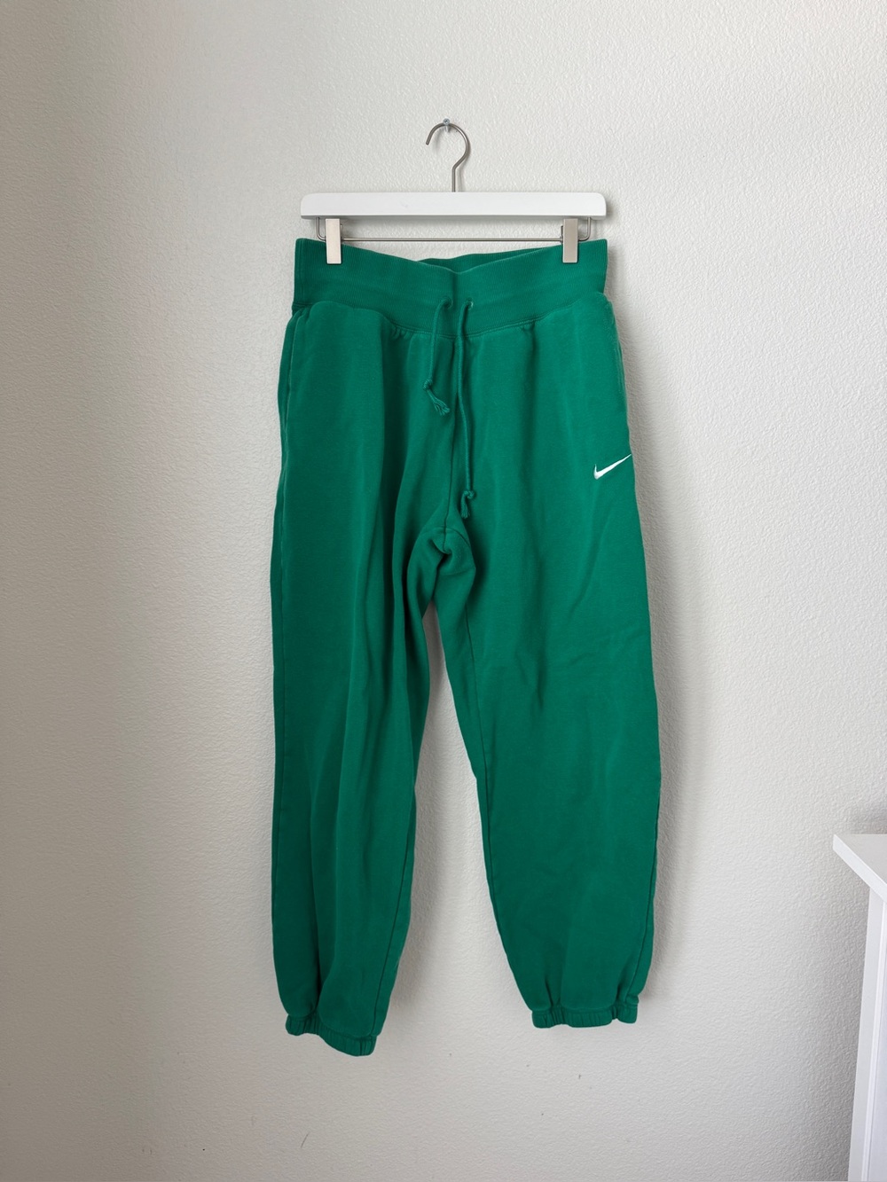 Nike high rise baggy joggers green